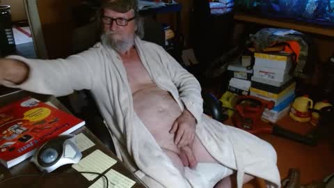 Snapshot of funmike2000 chatting on January 2025 04:14:02 PM mike online show from January 2025 04:14:02 PM