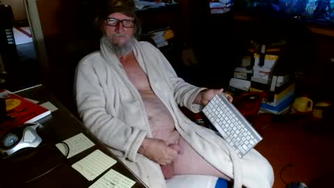 Snapshot of funmike2000 chatting on January 2025 04:48:01 PM mike online show from January 2025 04:48:01 PM