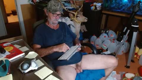 Snapshot of funmike2000 chatting on September 2025 11:39:02 PM mike online show from September 2025 11:39:02 PM