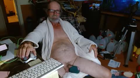 Snapshot of funmike2000 chatting on October 2025 12:32:02 AM mike online show from October 2025 12:32:02 AM