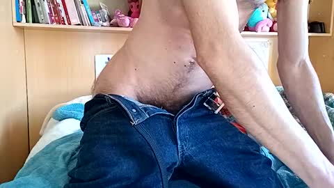 Italian men online show from December 2024 09:46:02 AM