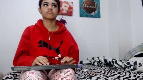 funny queen online show from December 2024 05:20:02 AM