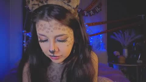 Tiffany online show from November 2025 01:19:02 AM