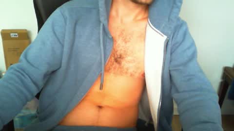 Snapshot of funnyeucouple chatting on October 2025 07:30:01 AM YWhiteNiceMan online show from October 2025 07:30:01 AM