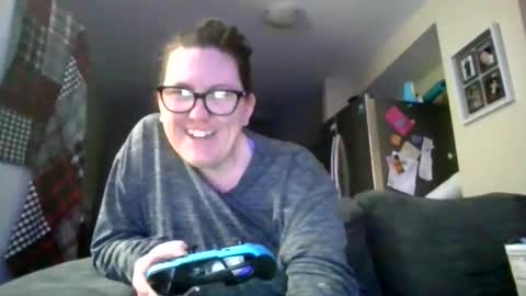 fuzzypeaches87 online show from February 2026 12:36:02 AM