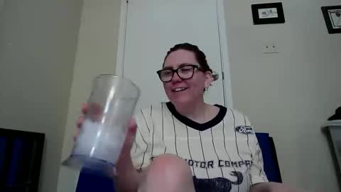fuzzypeaches87 online show from May 2026 03:53:02 PM