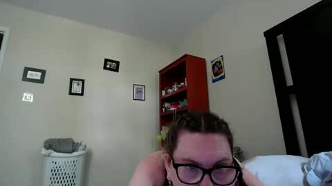 Snapshot of fuzzypeaches87 chatting on June 2026 04:24:02 PM fuzzypeaches87 online show from June 2026 04:24:02 PM