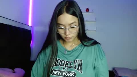 Victoria online show from March 2025 02:03:01 AM