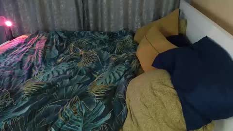 Ian online show from October 2025 07:00:01 PM