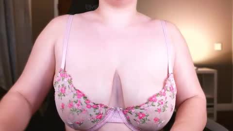 gaaby  online show from December 2025 11:10:02 PM