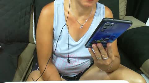Snapshot of gabibrasil chatting on February 2025 02:47:02 AM gaby layla online show from February 2025 02:47:02 AM