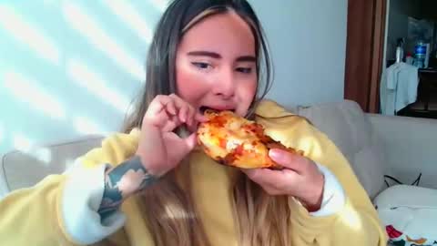 Gabriela Miller online show from October 2025 09:04:02 PM