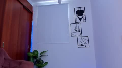 Snapshot of gaby_girl chatting on October 2025 08:08:01 PM online show from October 2025 08:08:01 PM