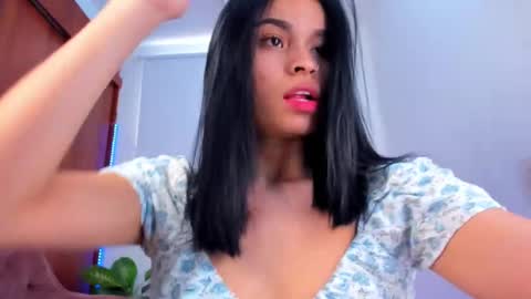 Snapshot of gaby_girl chatting on November 2025 08:18:02 PM online show from November 2025 08:18:02 PM