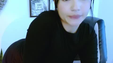 My name is Gabriela.. nice to meet you thumbs up please its very important to me online show from April 2026 03:17:02 PM