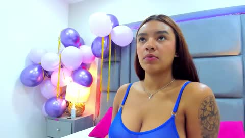 gabymoreau online show from December 2025 05:07:02 PM