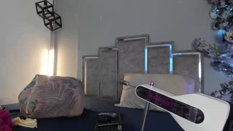 gabyyjones online show from October 2025 11:21:02 AM