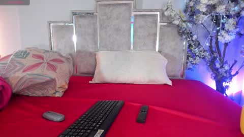 gabyyjones online show from October 2025 11:29:01 AM