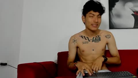 Snapshot of gael_twink_boy chatting on May 2026 11:56:01 PM gael_twink_boy online show from May 2026 11:56:01 PM