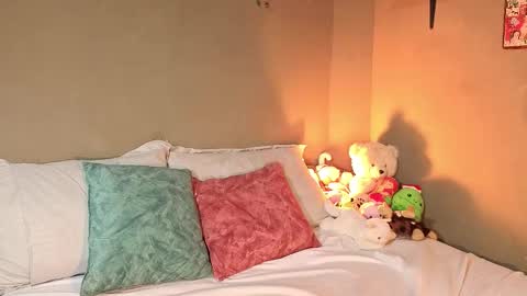 gaia_joness online show from October 2025 07:40:01 PM