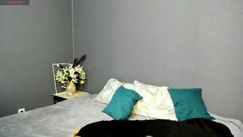 Snapshot of garden_of_eden_ chatting on June 2026 04:09:01 AM Max and Eva online show from June 2026 04:09:01 AM