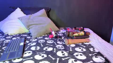  Usagi  online show from October 2025 07:55:01 PM