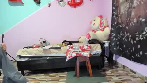 Snapshot of gaticahot001 chatting on October 2025 12:06:01 PM Diana online show from October 2025 12:06:01 PM