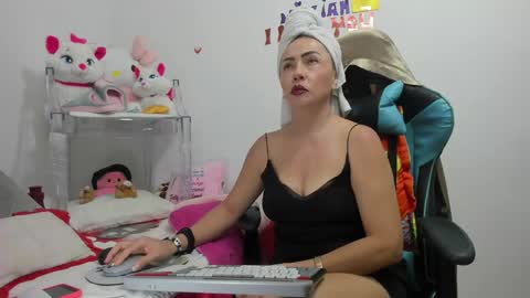 Snapshot of gatitasexy_hot_wet4u chatting on January 2025 08:54:02 PM Mfe online show from January 2025 08:54:02 PM