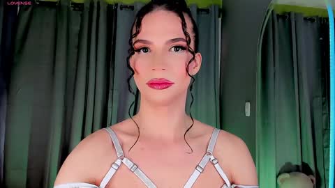 Snapshot of gatitavenecis1 chatting on January 2025 02:05:01 PM Vnecis Marn online show from January 2025 02:05:01 PM