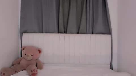 Vnecis Marn online show from November 2025 06:37:02 PM