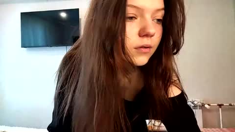 Helga online show from April 2026 02:00:02 PM