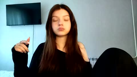 Helga online show from April 2026 03:04:02 PM