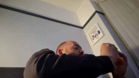 gazg1984 online show from April 2026 09:02:02 PM