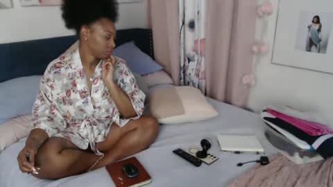 Snapshot of geishapaige chatting on October 2025 10:01:02 AM The Empress online show from October 2025 10:01:02 AM