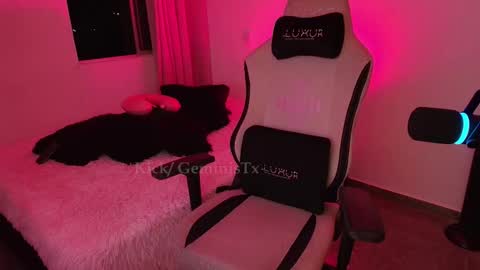 geminis11 online show from December 2025 11:34:02 PM