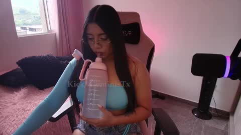 geminis11 online show from December 2025 08:28:02 PM