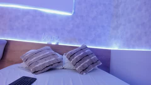 geminis muentes online show from February 2025 03:33:01 AM