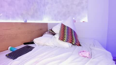 geminis muentes online show from February 2025 07:02:02 AM