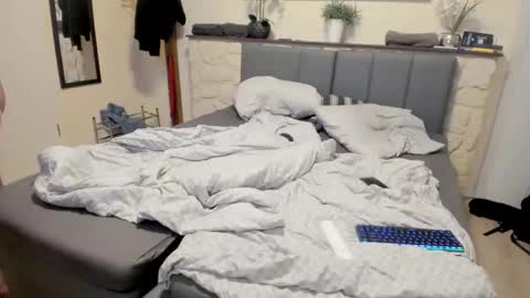 ALEX  online show from September 2025 06:41:02 PM