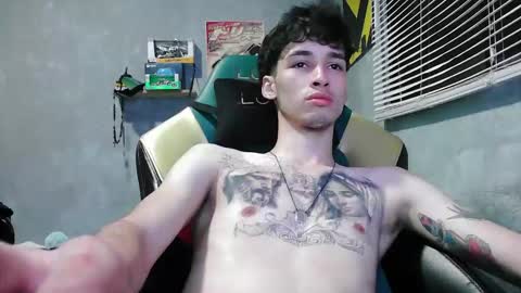 Snapshot of gendo_05 chatting on October 2025 04:27:01 PM GENDO online show from October 2025 04:27:01 PM