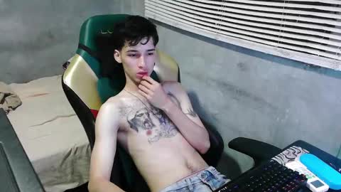 Snapshot of gendo_05 chatting on October 2025 12:15:02 PM GENDO online show from October 2025 12:15:02 PM