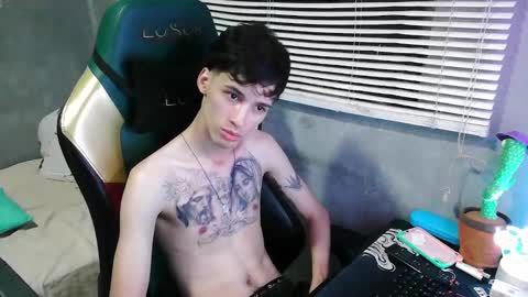 Snapshot of gendo_05 chatting on October 2025 11:51:02 PM GENDO online show from October 2025 11:51:02 PM