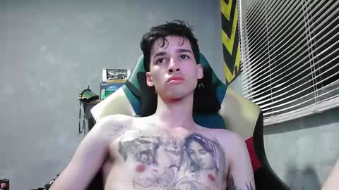 Snapshot of gendo_05 chatting on October 2025 01:50:02 AM GENDO online show from October 2025 01:50:02 AM