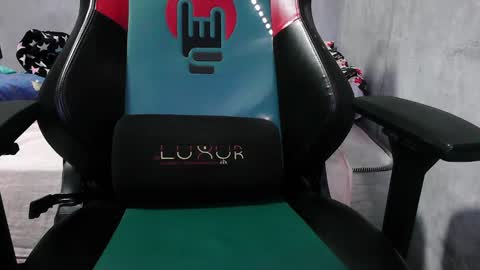 Snapshot of gendo_05 chatting on October 2025 01:56:02 PM GENDO online show from October 2025 01:56:02 PM