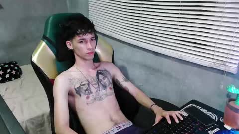 Snapshot of gendo_05 chatting on October 2025 11:27:02 PM GENDO online show from October 2025 11:27:02 PM