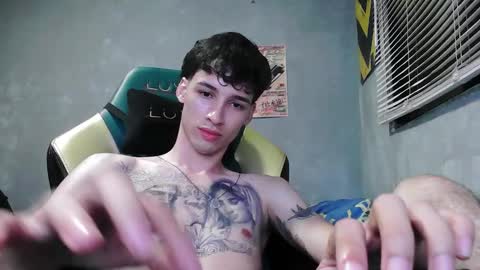 Snapshot of gendo_05 chatting on October 2025 12:30:02 AM GENDO online show from October 2025 12:30:02 AM