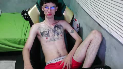 Snapshot of gendo_05 chatting on November 2025 10:43:01 PM GENDO online show from November 2025 10:43:01 PM