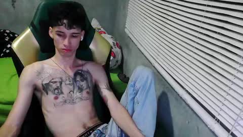 Snapshot of gendo_05 chatting on November 2025 10:51:01 PM GENDO online show from November 2025 10:51:01 PM