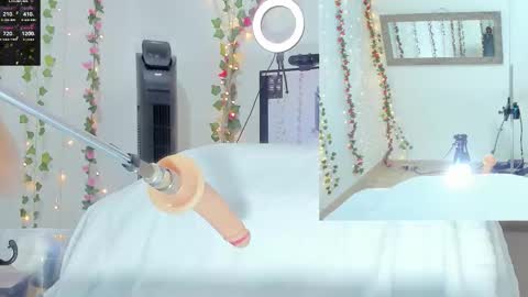 Snapshot of genesis__love_ chatting on October 2025 09:28:01 AM Genesis online show from October 2025 09:28:01 AM