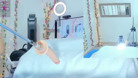 Snapshot of genesis__love_ chatting on October 2025 09:26:02 AM Genesis online show from October 2025 09:26:02 AM